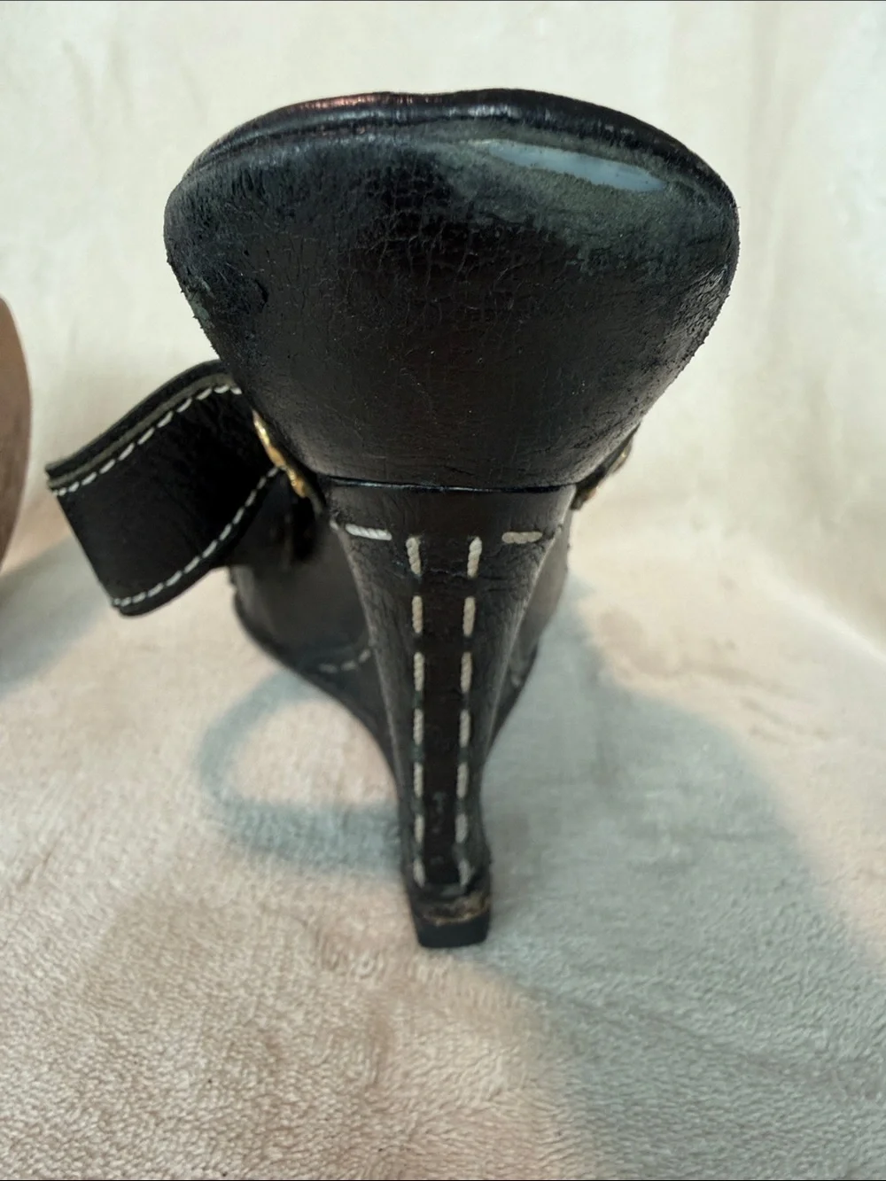 BCBG MAXAZARIA Y2K Black Leather Wedge Sandals, Size 9